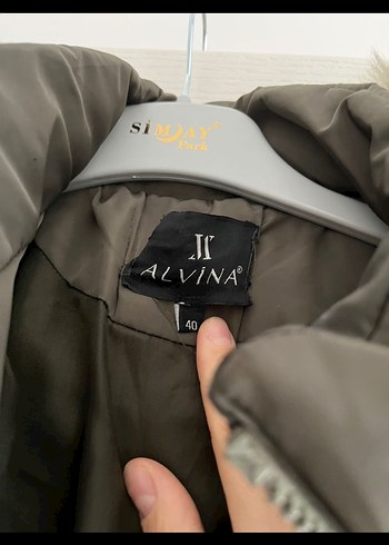 Uzun Kışlık Mont Kürklü Kapüşonlu
Fermuarı yaptırılması gerekli - Görsel 2