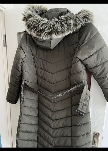 Uzun Kışlık Mont Kürklü Kapüşonlu
Fermuarı yaptırılması gerekli - Görsel 7