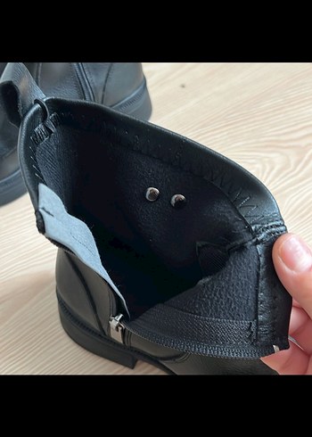 Siyah deri kadın bot
Bir kez giyildi - Görsel 4