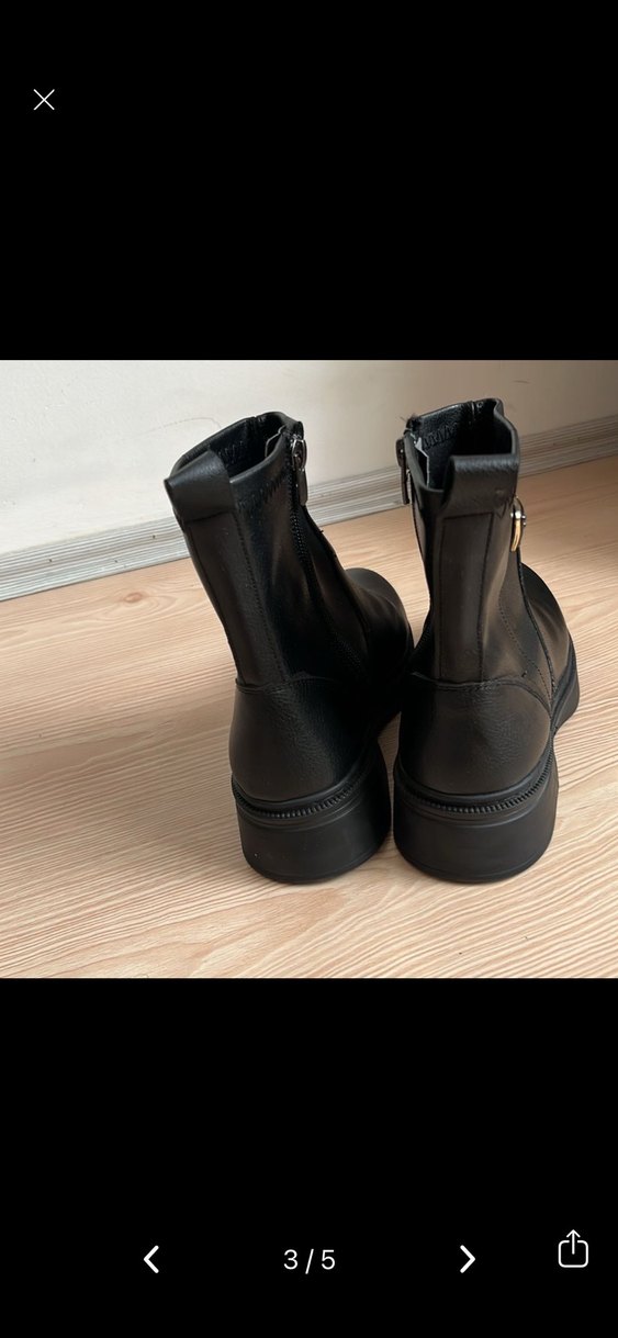Siyah deri kadın bot
Bir kez giyildi - Görsel 3