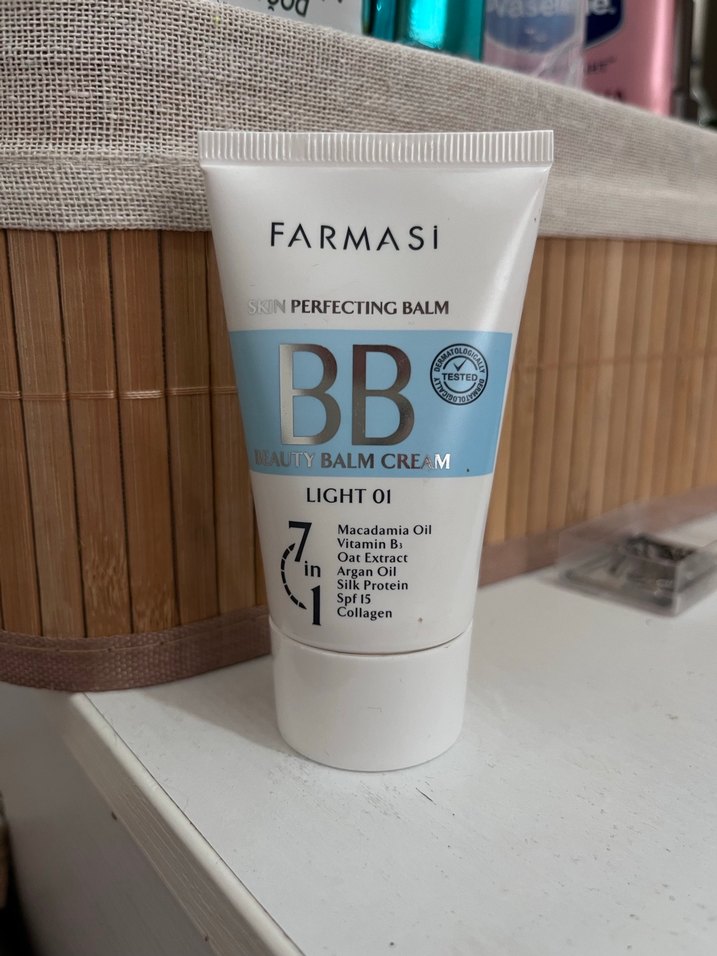 Farmasi Açık Ton BB Krem - Görsel 3