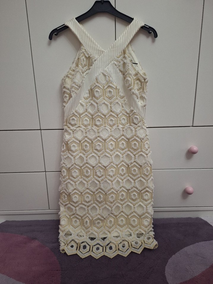 Dantel Detaylı Beyaz Nakışlı Triko Elbise - Görsel 2