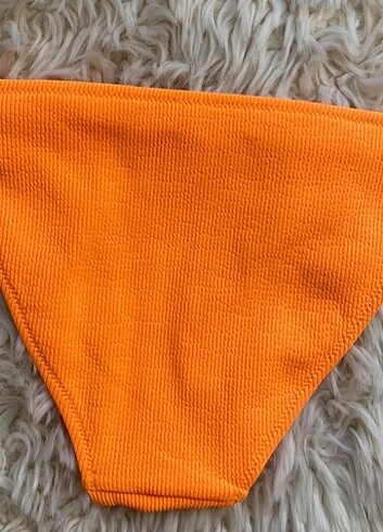 xs Beden turuncu Renk Oysho bikini takımı