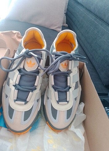 Adidas spor ayakkabı 