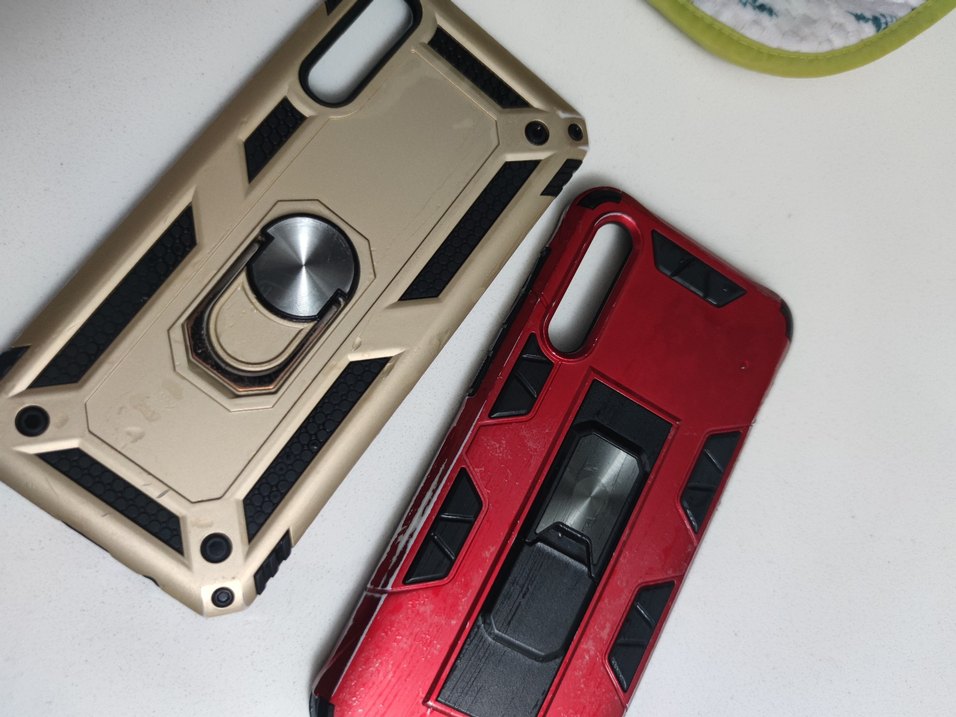 Kırmızı Tokalı Telefon Kılıfı - Görsel 3