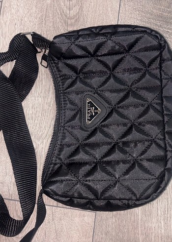 Prada Siyah Kapitone Capraz Canta