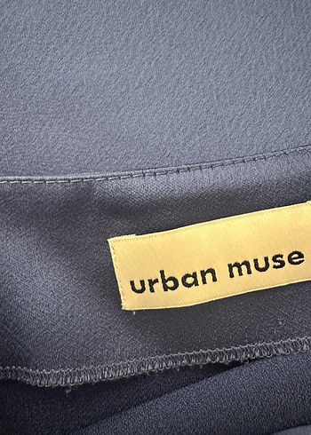 xs Beden Urban muse Mavi Parlak Midi Drapeli Askılı Elbise