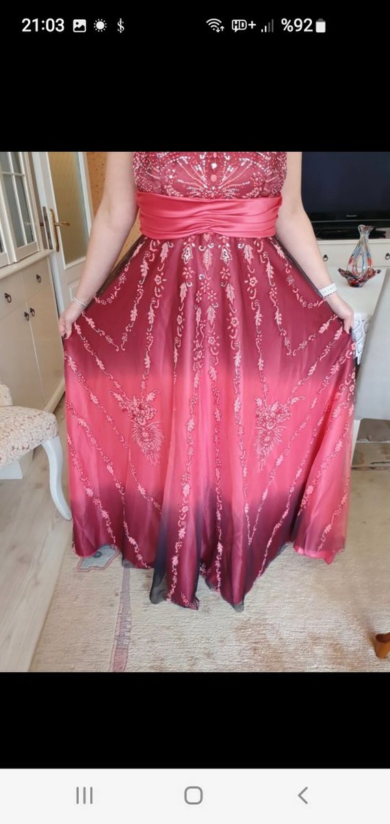 Kırmızı tuvalet - Görsel 2