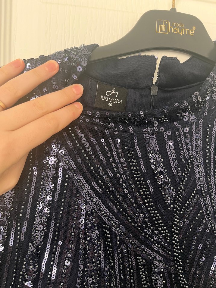 Lacivert Payetli boncuklu uzun tesettür abiye - Görsel 3