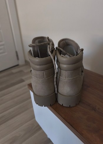 40 Beden Bej Süet Kadın Dolgu Topuk Bot
