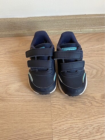 Adidas bebek spor ayakkabı