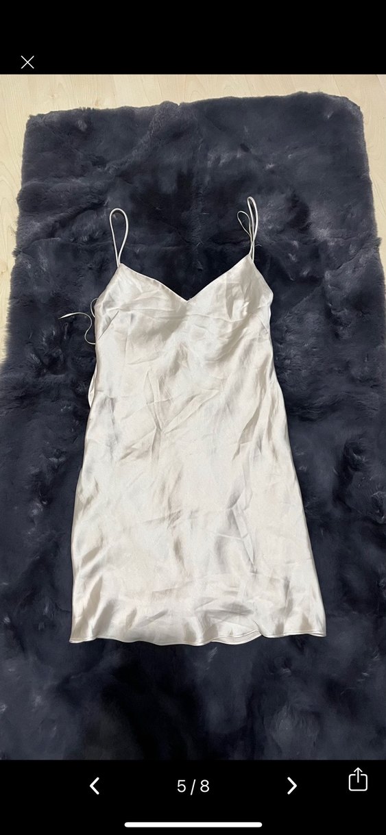 Beyaz Saten Mini V Yaka Drapeli Elbise - Görsel 4