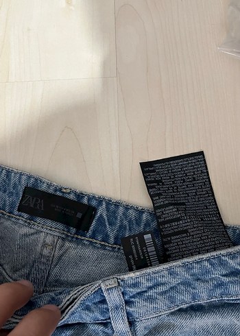 Kadın Beyaz Batik Desenli Geniş Kesim Kot Pantolon - Görsel 8