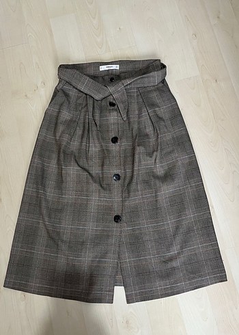 Düğmeli Kahverengi Kareli Midi Etek - Görsel 4