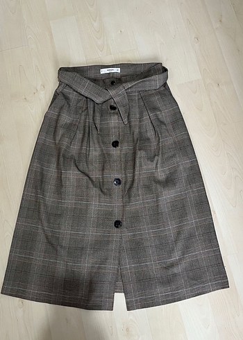 Düğmeli Kahverengi Kareli Midi Etek - Görsel 5