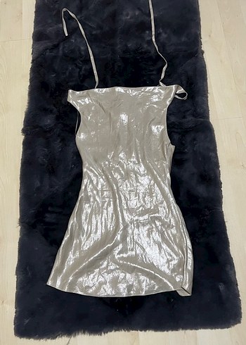 Saten Görünümlü Dökümlü Mini Elbise - Görsel 7