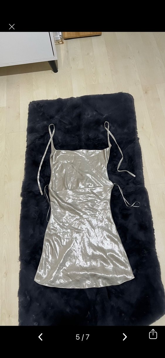 Saten Görünümlü Dökümlü Mini Elbise - Görsel 5