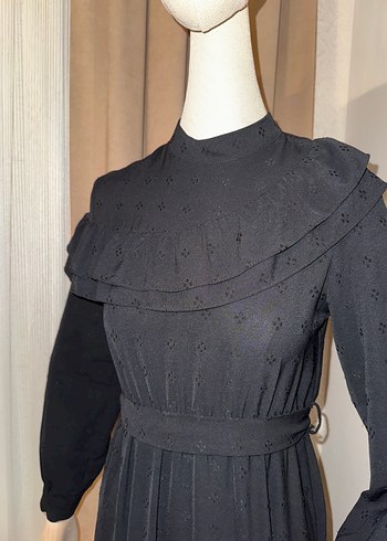 Siyah Fırfırlı Uzun Elbise - Görsel 5