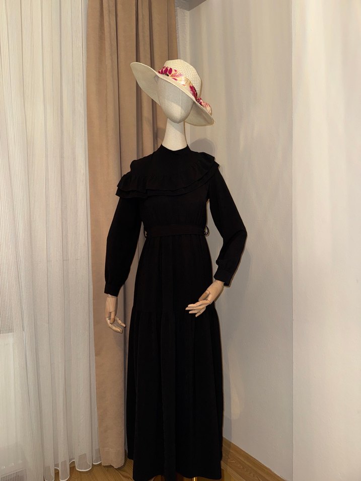 Siyah Fırfırlı Uzun Elbise - Görsel 2