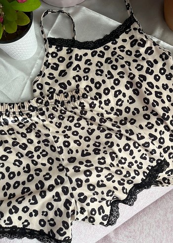 Dantel Detaylı Leopar Desenli İnce Askılı Kadın Pijama Takımı - Görsel 3