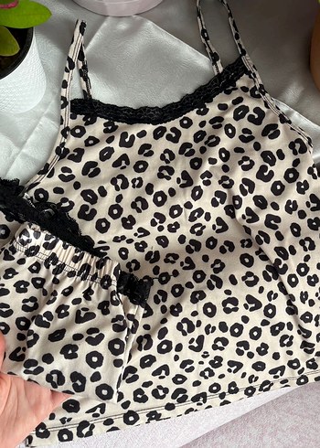 Dantel Detaylı Leopar Desenli İnce Askılı Kadın Pijama Takımı - Görsel 2