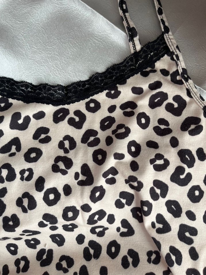 Dantel Detaylı Leopar Desenli İnce Askılı Kadın Pijama Takımı - Görsel 4