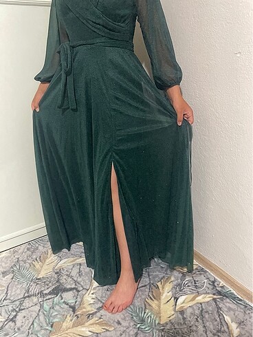 Trendyol & Milla Yırtmaç detaylı simli elbise