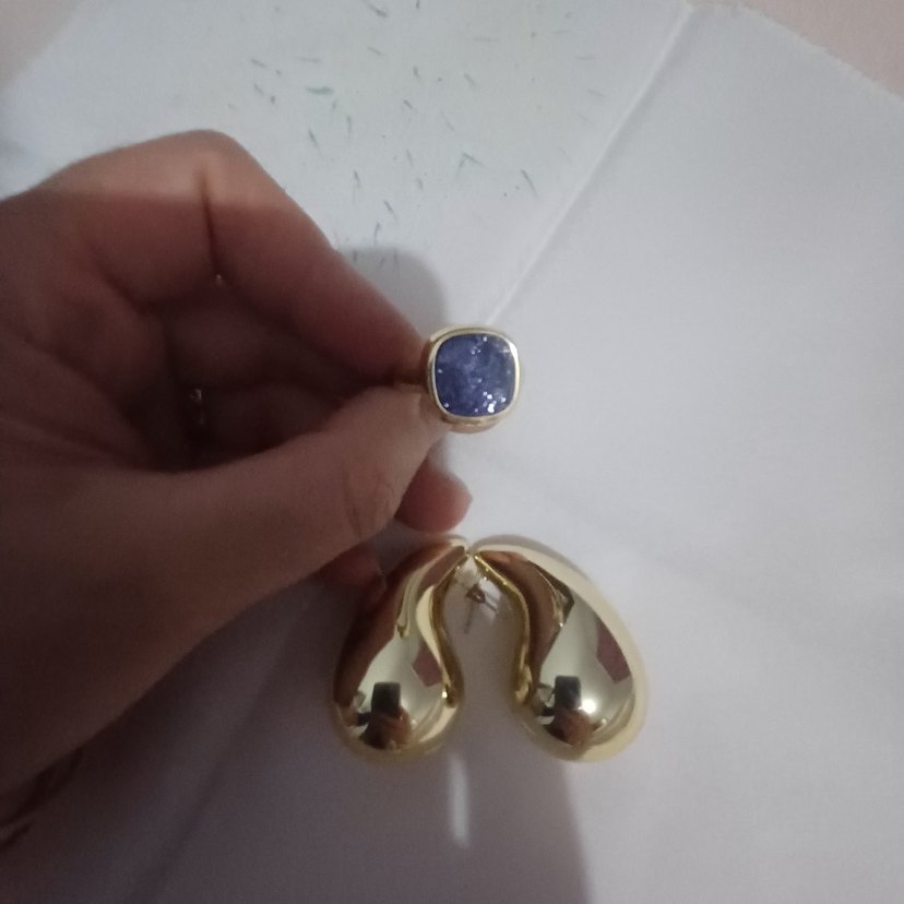 Gold damla küpe ve taşlı yüzük - Görsel 3