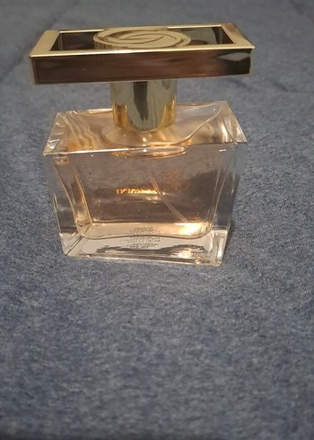 Kadın Parfümü Altın Kapaklı Şişe - Görsel 6