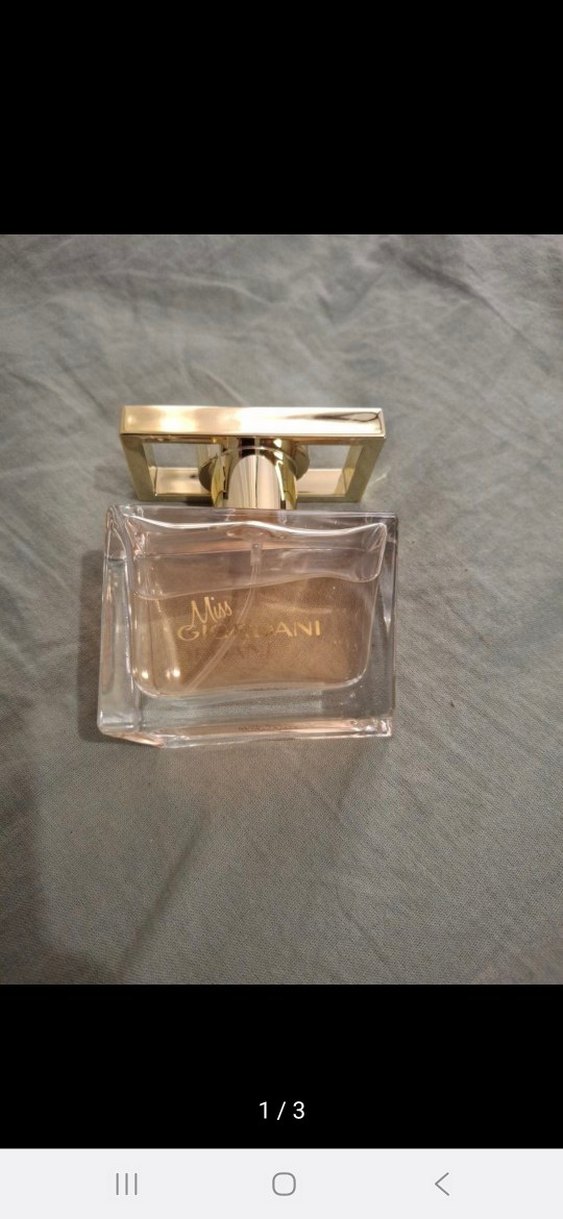 Kadın Parfümü Altın Kapaklı Şişe - Görsel 3