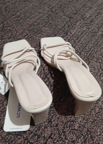 Beyaz Bağcıklı Stiletto Topuklu Kadın Sandalet hiç giyilmedi - Görsel 2