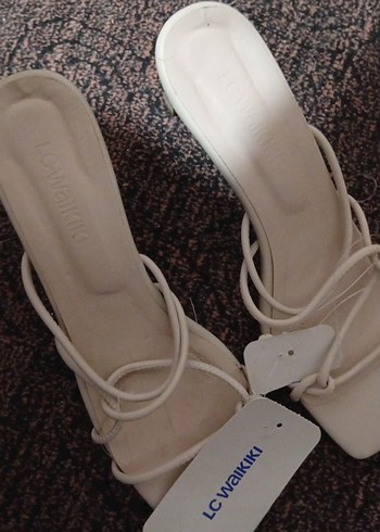 Beyaz Bağcıklı Stiletto Topuklu Kadın Sandalet hiç giyilmedi - Görsel 4