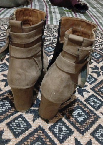 Kahverengi Süet Tokalı Kadın Bot bir kez giyildi - Görsel 2