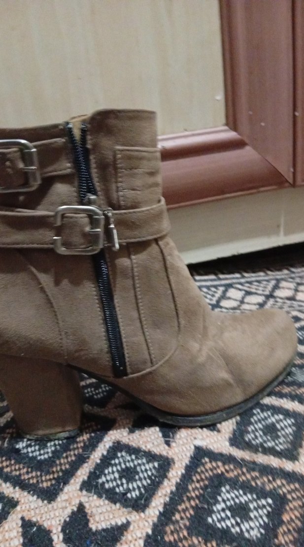 Kahverengi Süet Tokalı Kadın Bot bir kez giyildi - Görsel 4