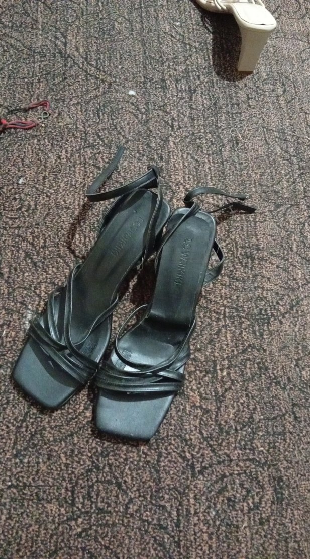 Kadın Siyah Minimalist Topuklu Ayakkabı - Görsel 3