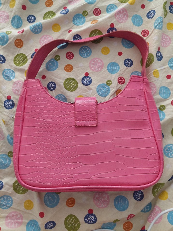 Pembe Toka Detaylı Yılan Derisi Desenli Kadın Çanta - Görsel 3