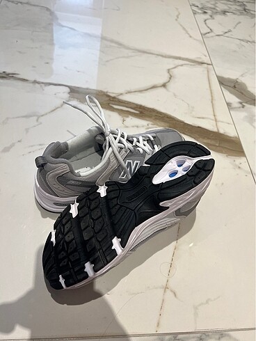 41,5 Beden New Balance 530 gri spor ayakkabi