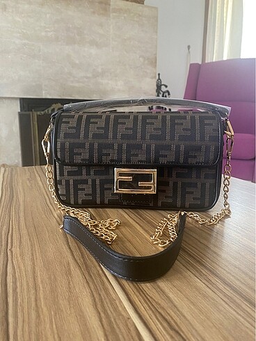 Fendi Zincirli İthal Çanta