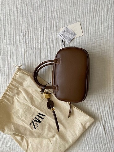  Beden kahverengi Renk Zara marka orjinal yeni sezon dikiş detaylı mini çanta