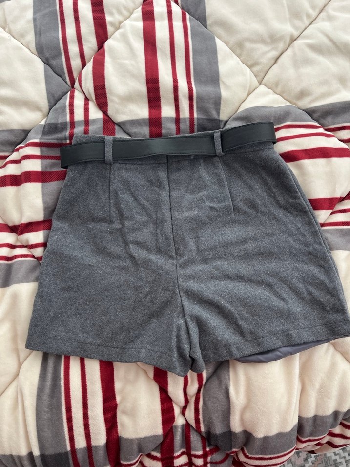 Gri Kemerli Mini şort Etek - Görsel 3