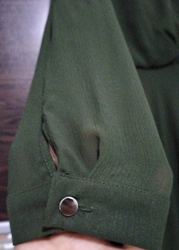 V yaka uzun kollu haki uzun elbise - Görsel 3