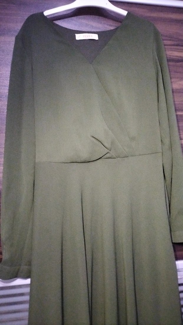 V yaka uzun kollu haki uzun elbise - Görsel 2