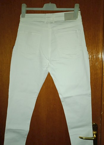 Beyaz Düğmeli Kadın Midi Kot Pantolon - Görsel 3