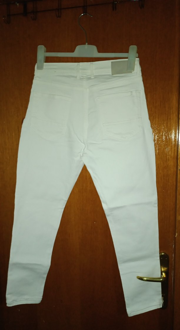 Beyaz Düğmeli Kadın Midi Kot Pantolon - Görsel 3