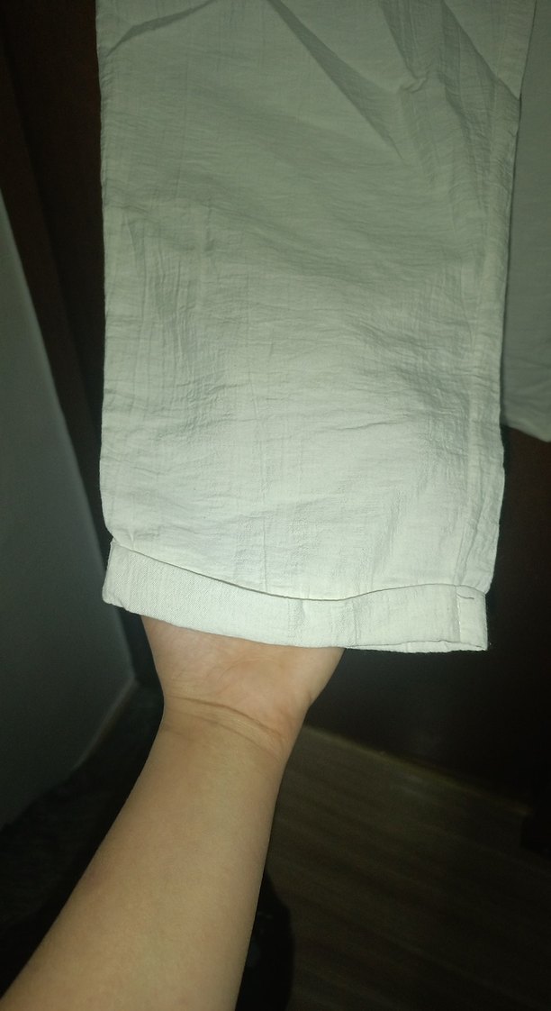 Beyaz Pliseli Keten Kadın Pantolon - Görsel 3