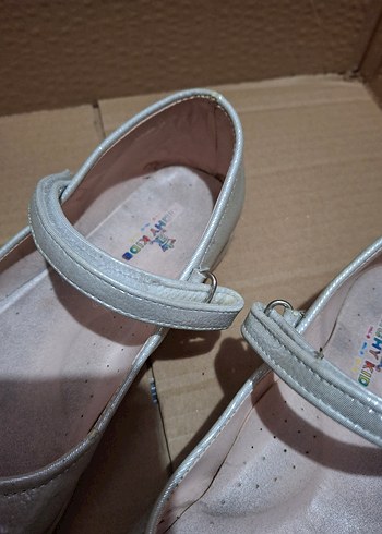 Kız Çocuk Beyaz Tokalı Babet Ayakkabı - Görsel 3