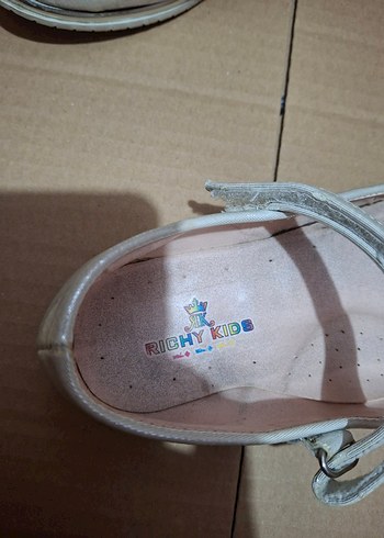 Kız Çocuk Beyaz Tokalı Babet Ayakkabı - Görsel 4