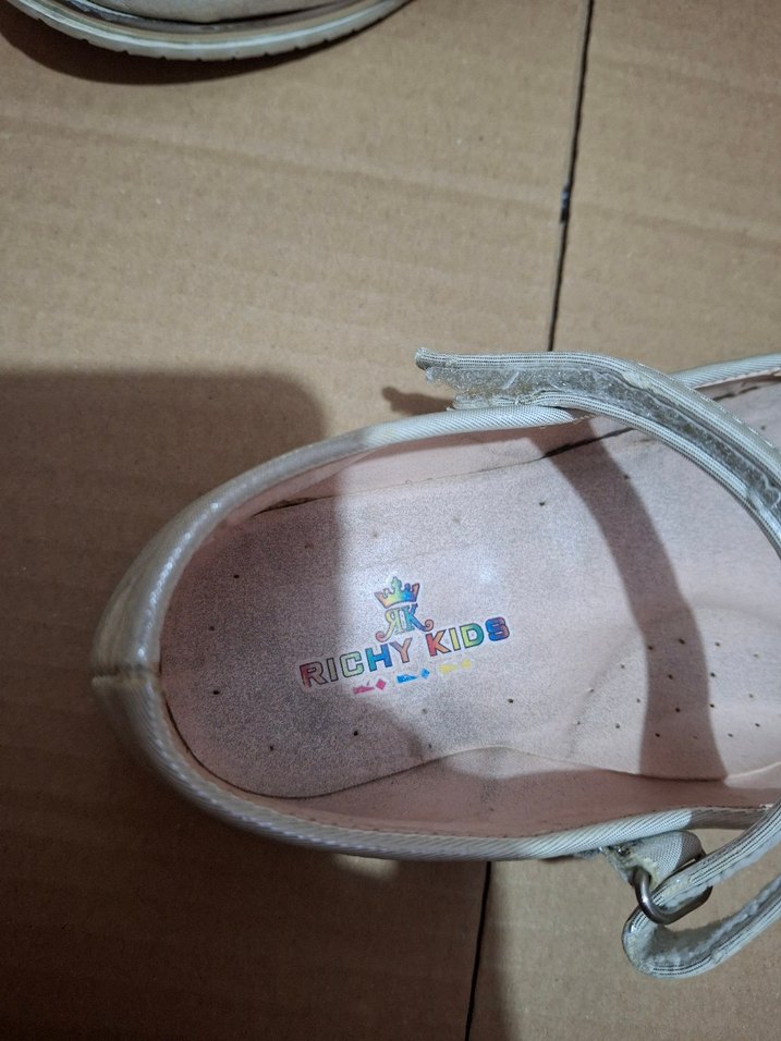 Kız Çocuk Beyaz Tokalı Babet Ayakkabı - Görsel 4