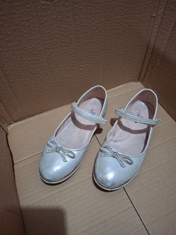 Kız Çocuk Beyaz Tokalı Babet Ayakkabı - Görsel 2