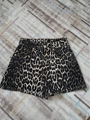 Leopar Kot Şort
